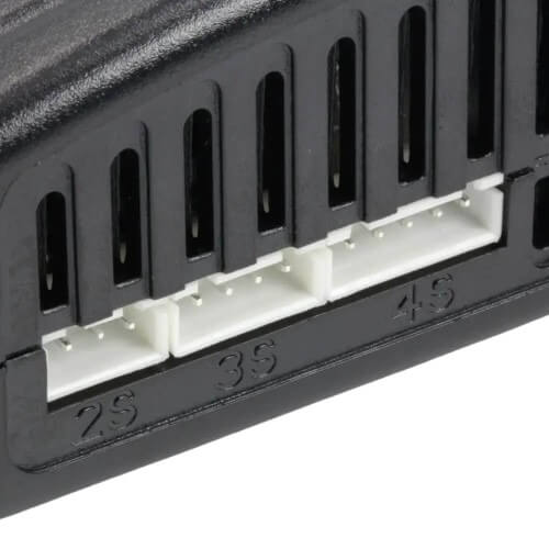 SkyRC e450 conectores